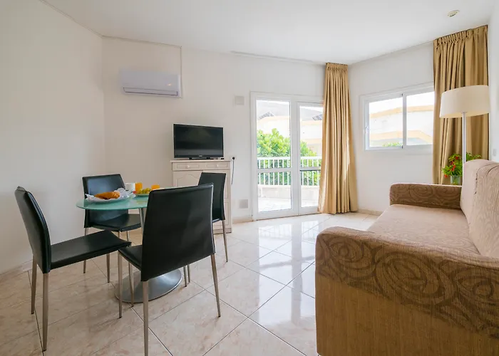 Checkin Atlantida Hotel apartamentowy 3*