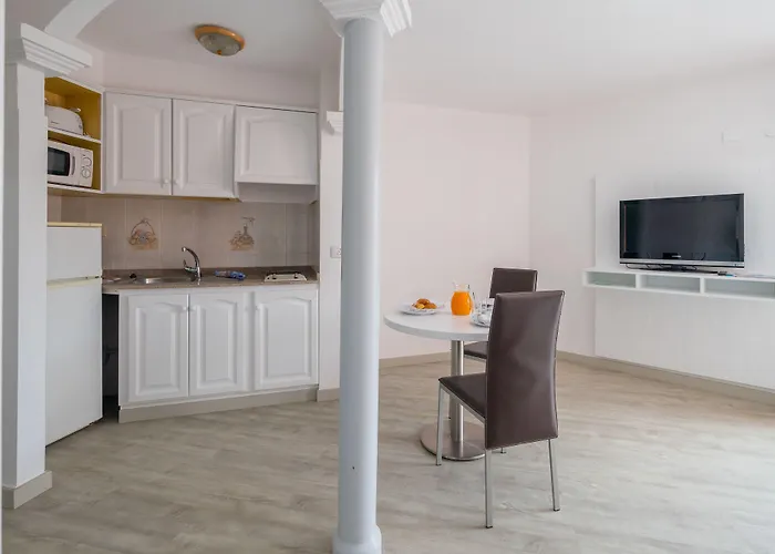 Checkin Atlantida Hotel apartamentowy 3*