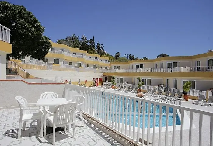 Checkin Atlantida Hotel apartamentowy