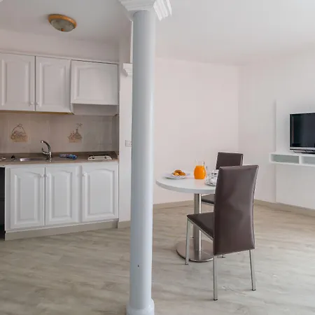 Checkin Atlantida شقة فندقية 3*