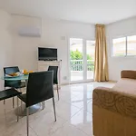 Checkin Atlantida アパートホテル 3*