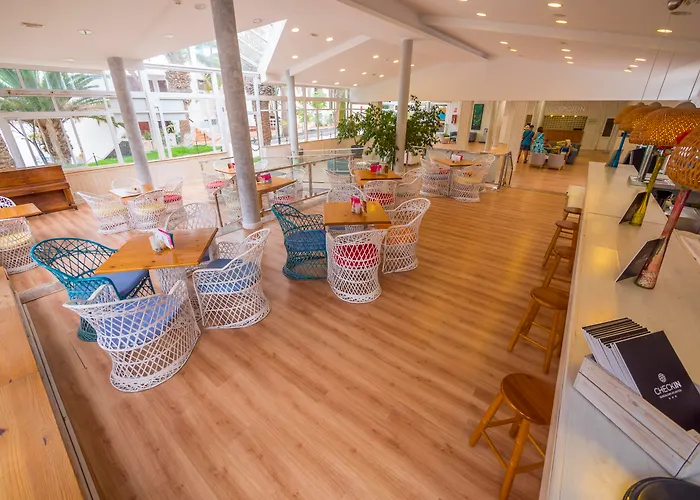 Checkin Atlántida Los Cristianos (Tenerife)