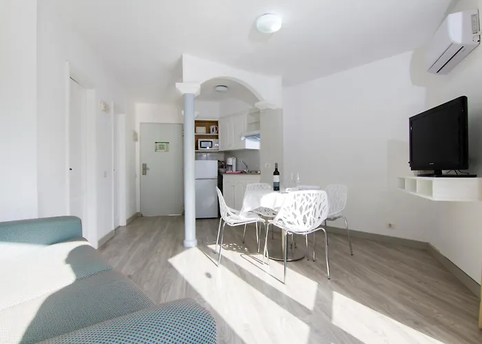 Checkin Atlantida Aparthotel