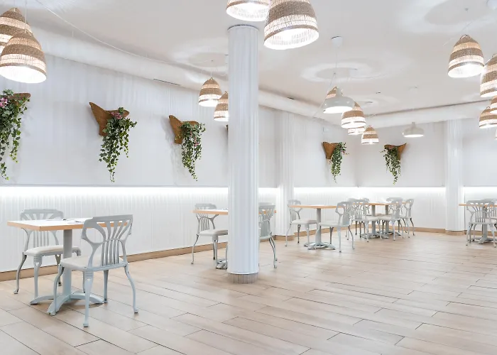 Checkin Atlántida Aparthotel 3*