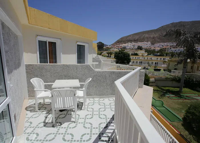 Aparthotel Checkin Atlántida Los Cristianos (Tenerife)